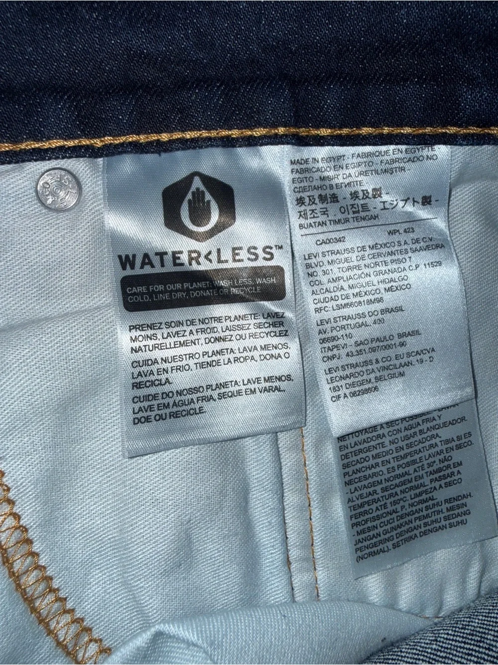 Levis relaxed straight