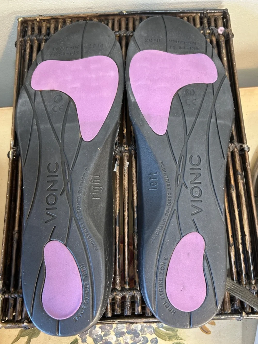 Vionic “jerome” low
