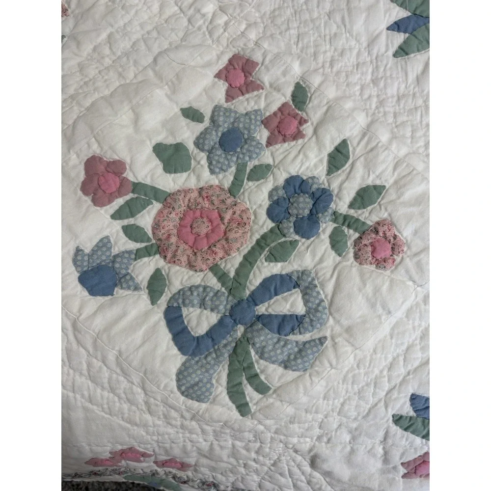 Arch Quilts appears be