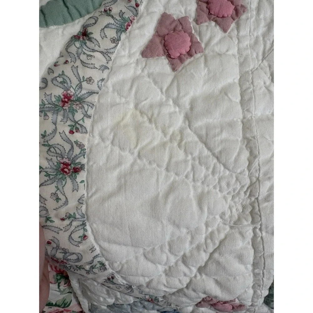 Arch Quilts appears be