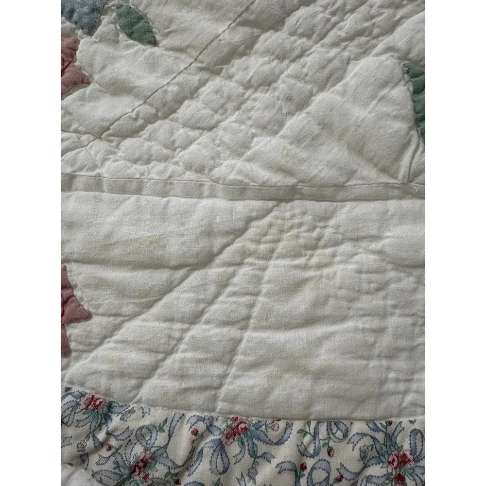 Arch Quilts appears be