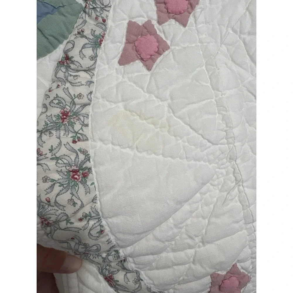 Arch Quilts appears be