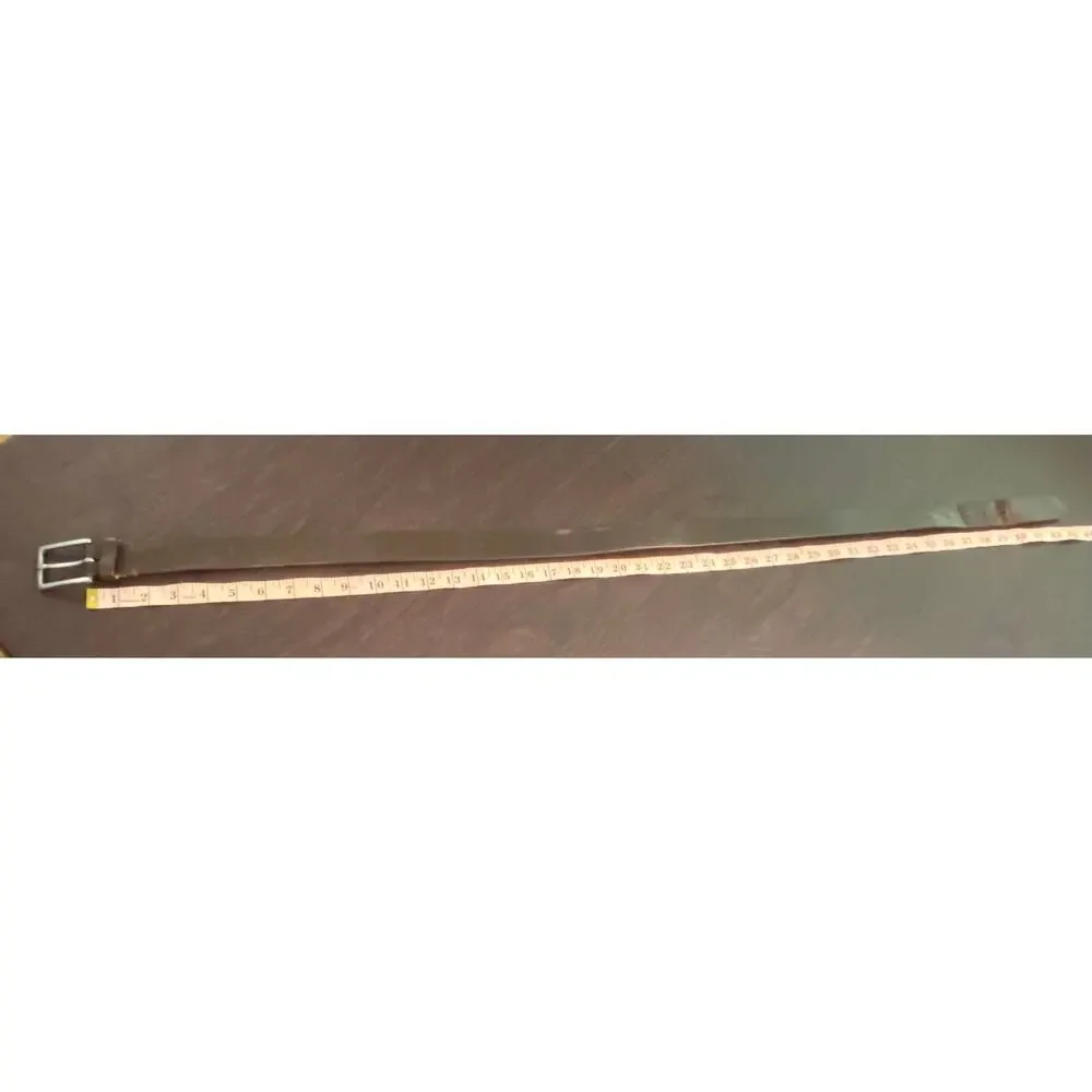 Banana Republic Factory scratches men’s