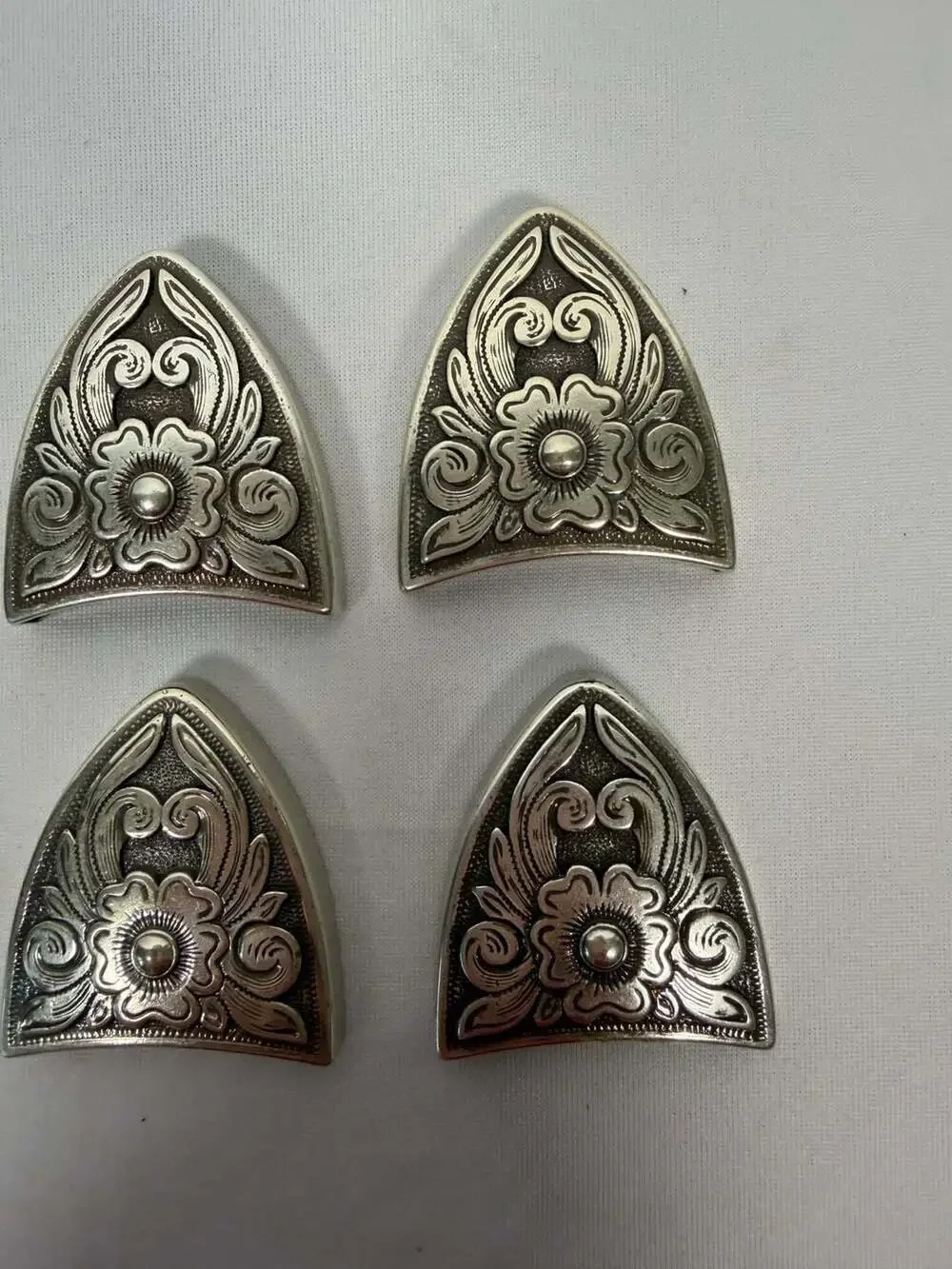 Unbranded lot silver