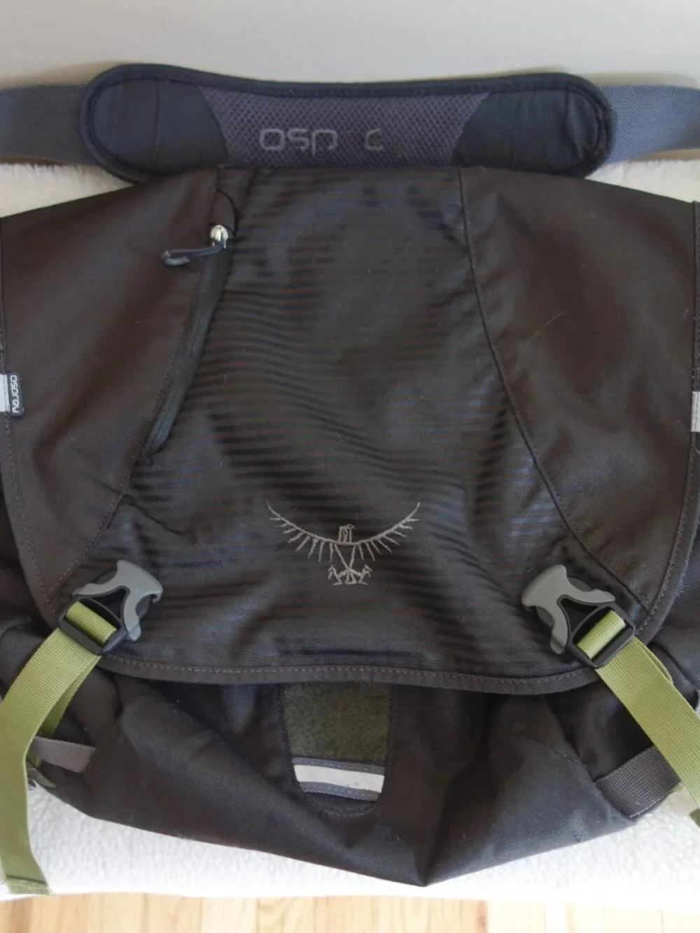 OSPREY Black & Lime Green Messenger Bag