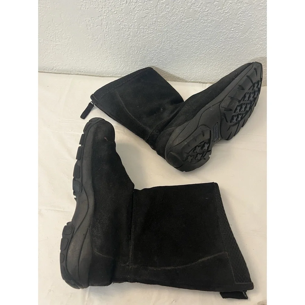 Lands End boots them