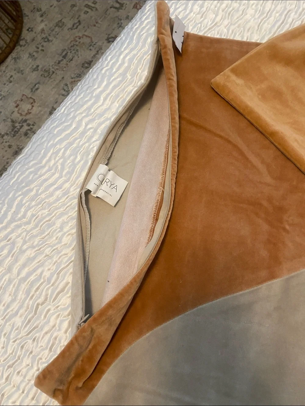 Surya soft velvet