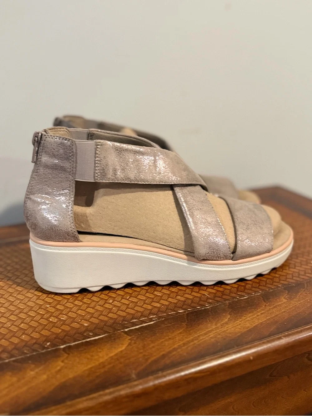 Clarks lightweight wedge