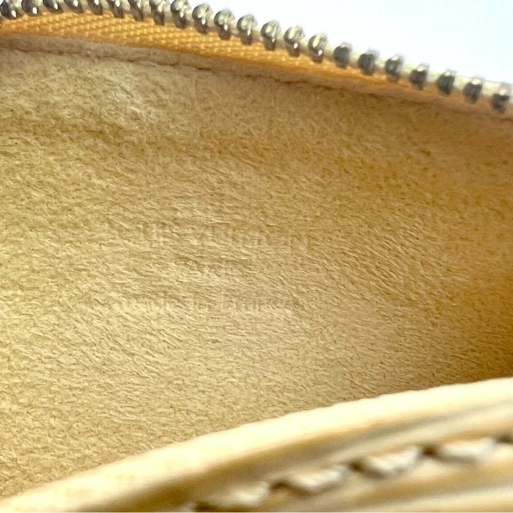 Louis Vuitton Papillon Pochette Barrel Bag in Vanilla Epi Leather
