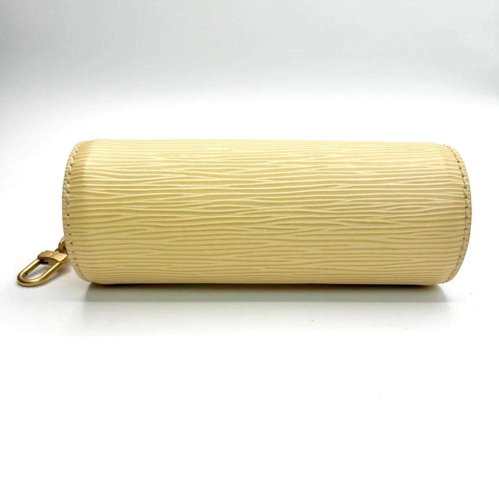 Louis Vuitton Papillon Pochette Barrel Bag in Vanilla Epi Leather