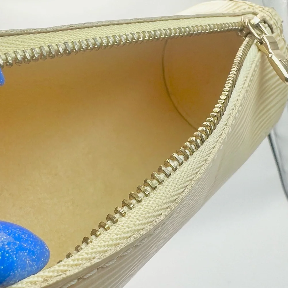 Louis Vuitton Papillon Pochette Barrel Bag in Vanilla Epi Leather