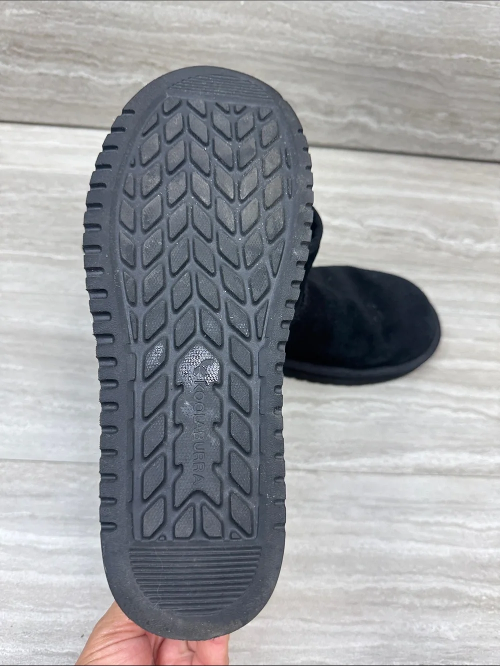 Koolaburra short black