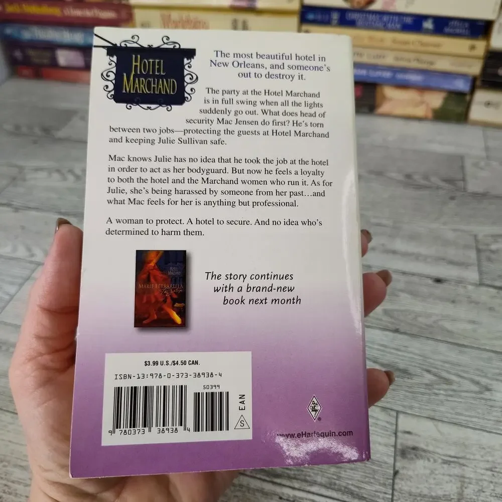 Book dark hotel