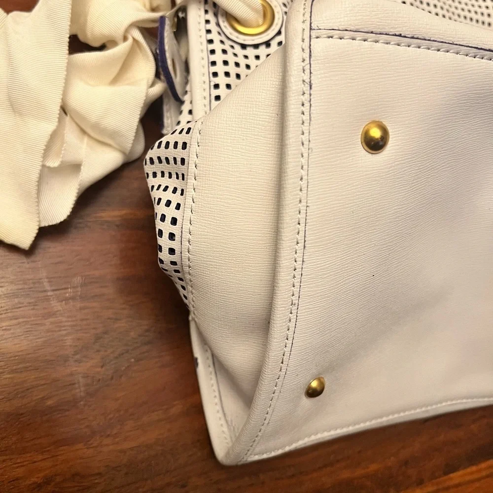 Juicy Couture chic white