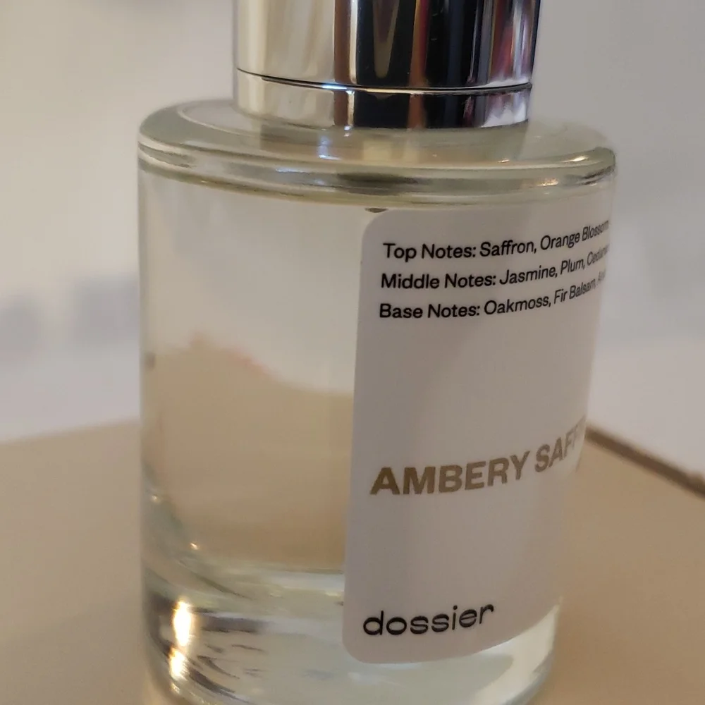 Dossier ambery saffron