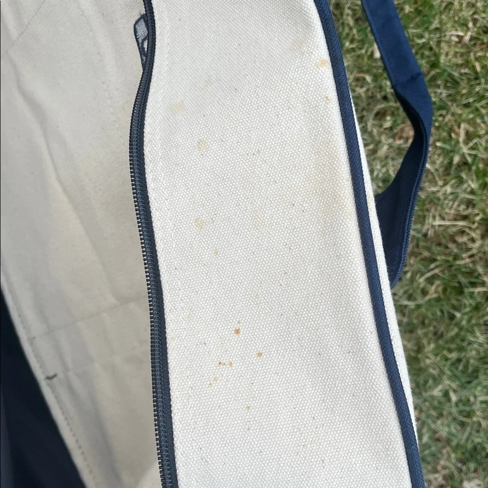 Vineyard Vines elegant duffel