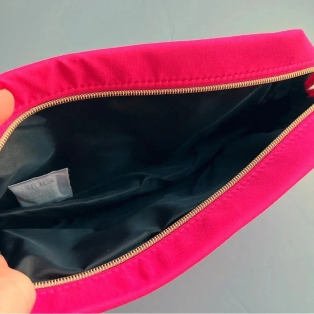 Lancome zip closure