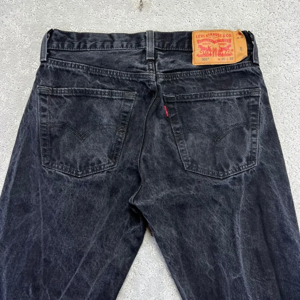 Levis measurements waist