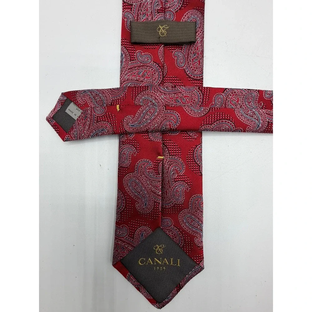 Canali drape features