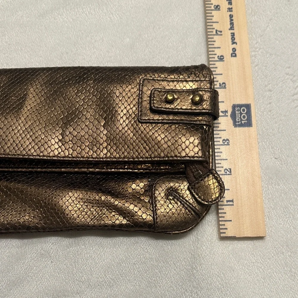 Club Monaco chic metallic