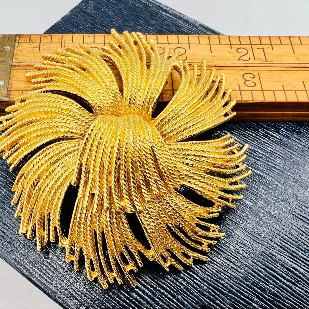 Monet vintage gold