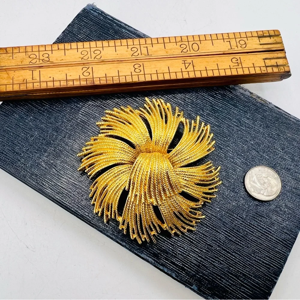 Monet vintage gold