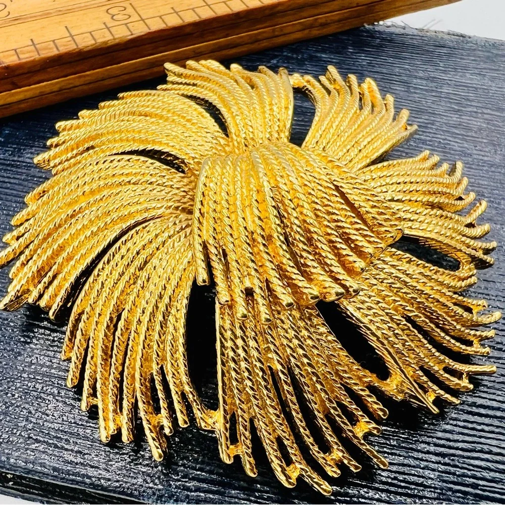 Monet vintage gold