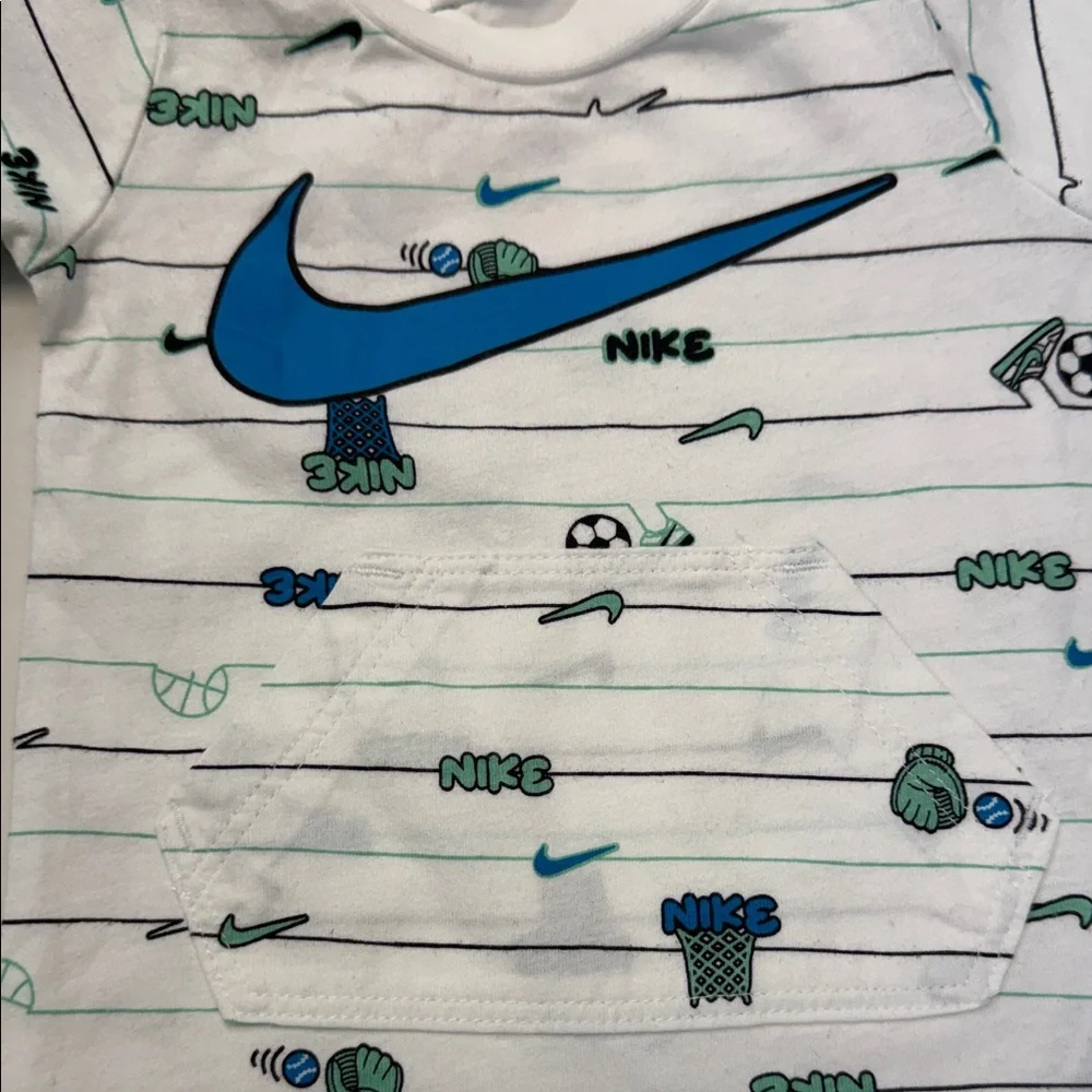 Nike charming one
