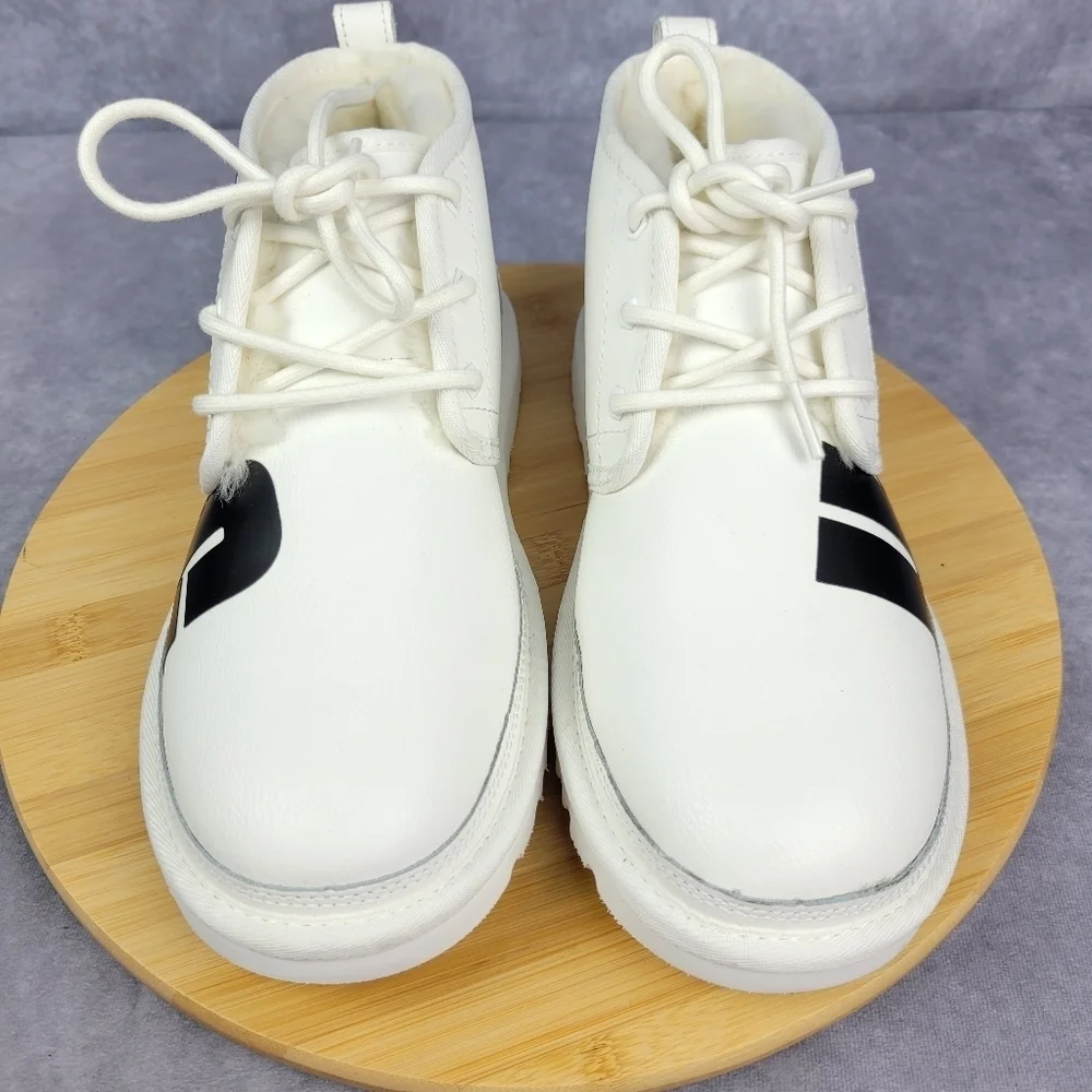 UGG new without