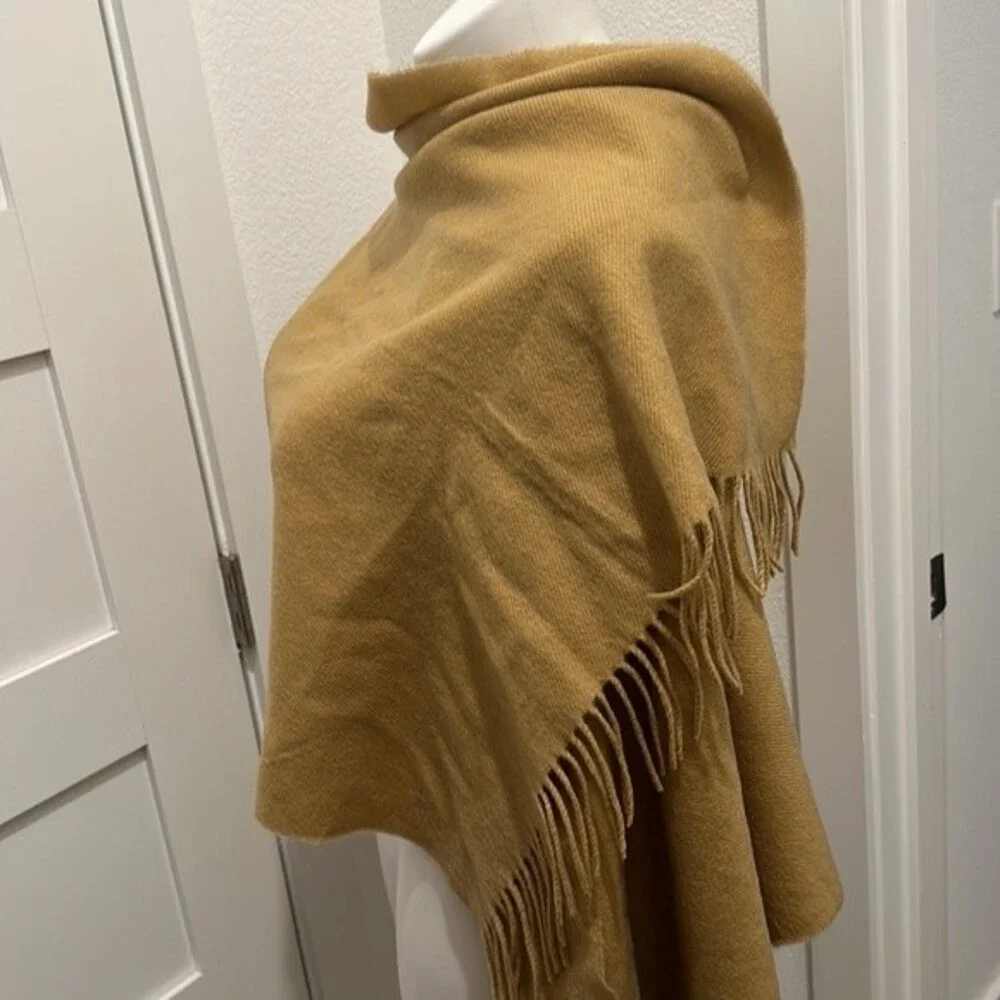 N/A scarf🧣with fringe
