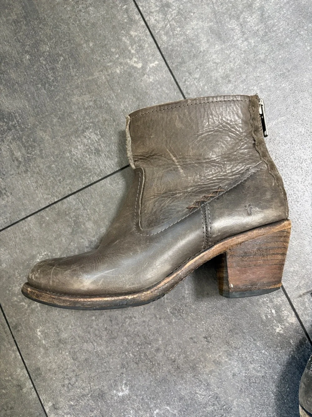 Frye classic ankle