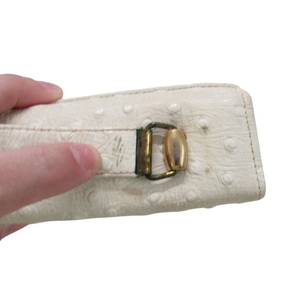 Town & Country purse has