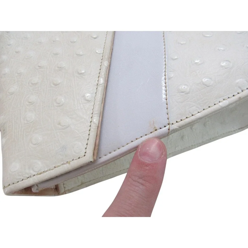 Town & Country purse has