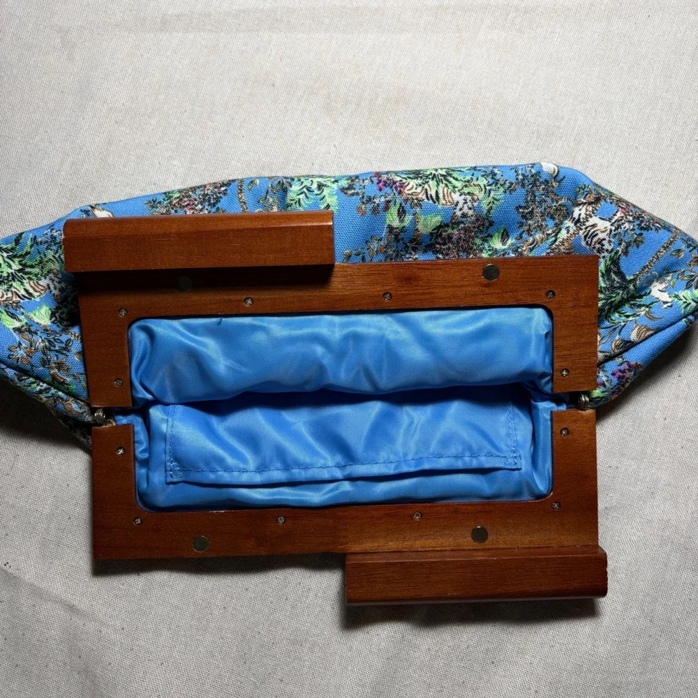NWOT Lilly Pulitzer Blue Jungle Tiger Boho Wood Frame Clutch Bag Slouchy Handbag