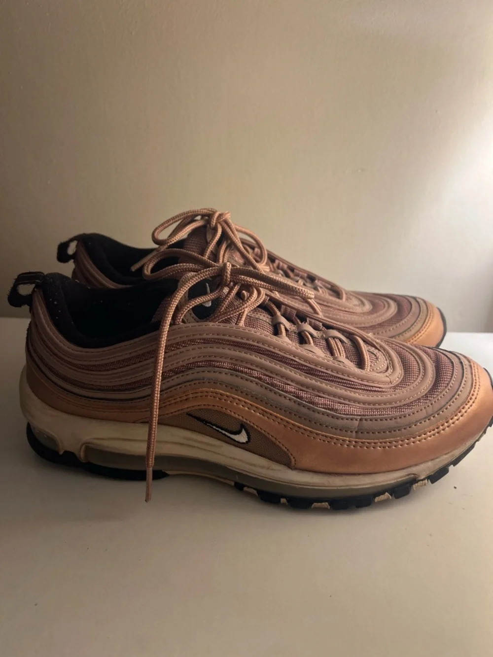 Nike iconic wavy