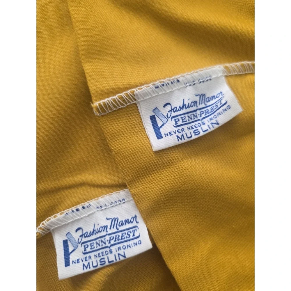 Fashion Manor no signs