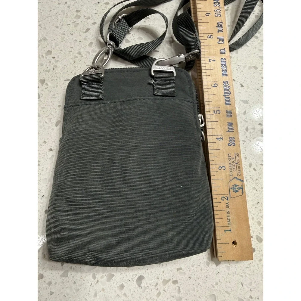 Baggallini Bryant Pouch Crossbody Travel Bag Womens‎ Small Gray EUC RFID Nylon