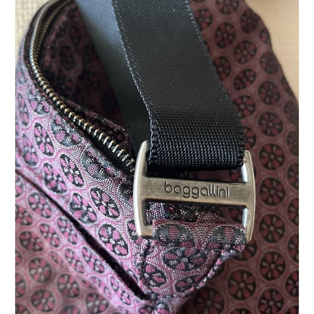 Baggallini crossbody travel