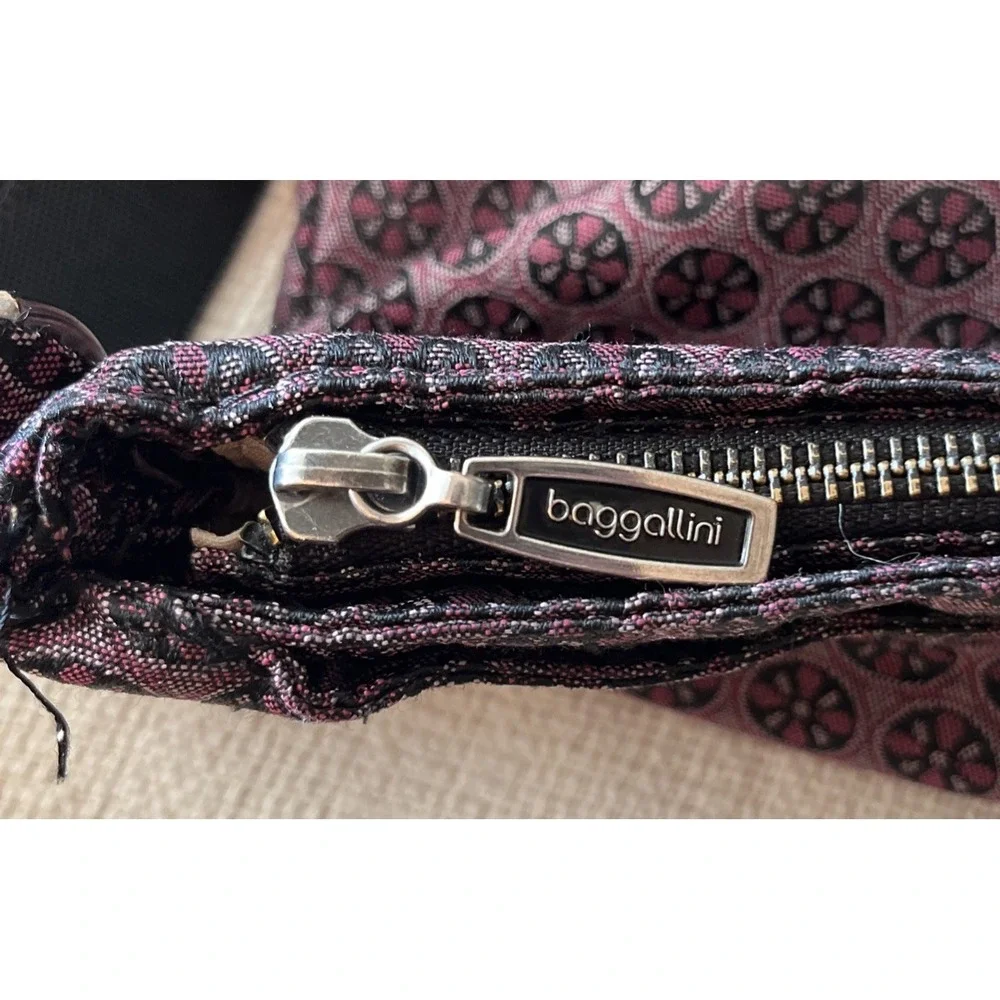 Baggallini crossbody travel