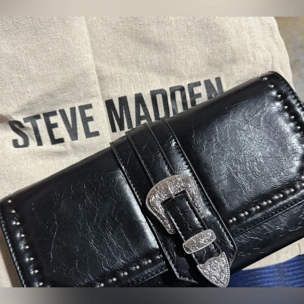 Steve Madden this elegant