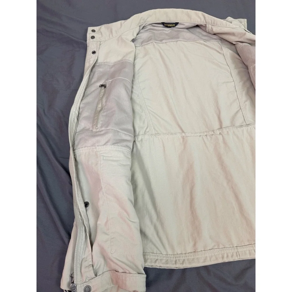 Columbia zippered piece