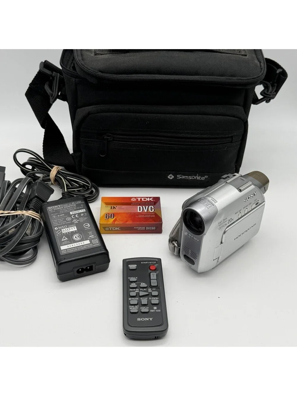 Sony Handycam DCR-HC21 MiniDV Camcorder 20x Zoom Remote Charger Bag AS-IS