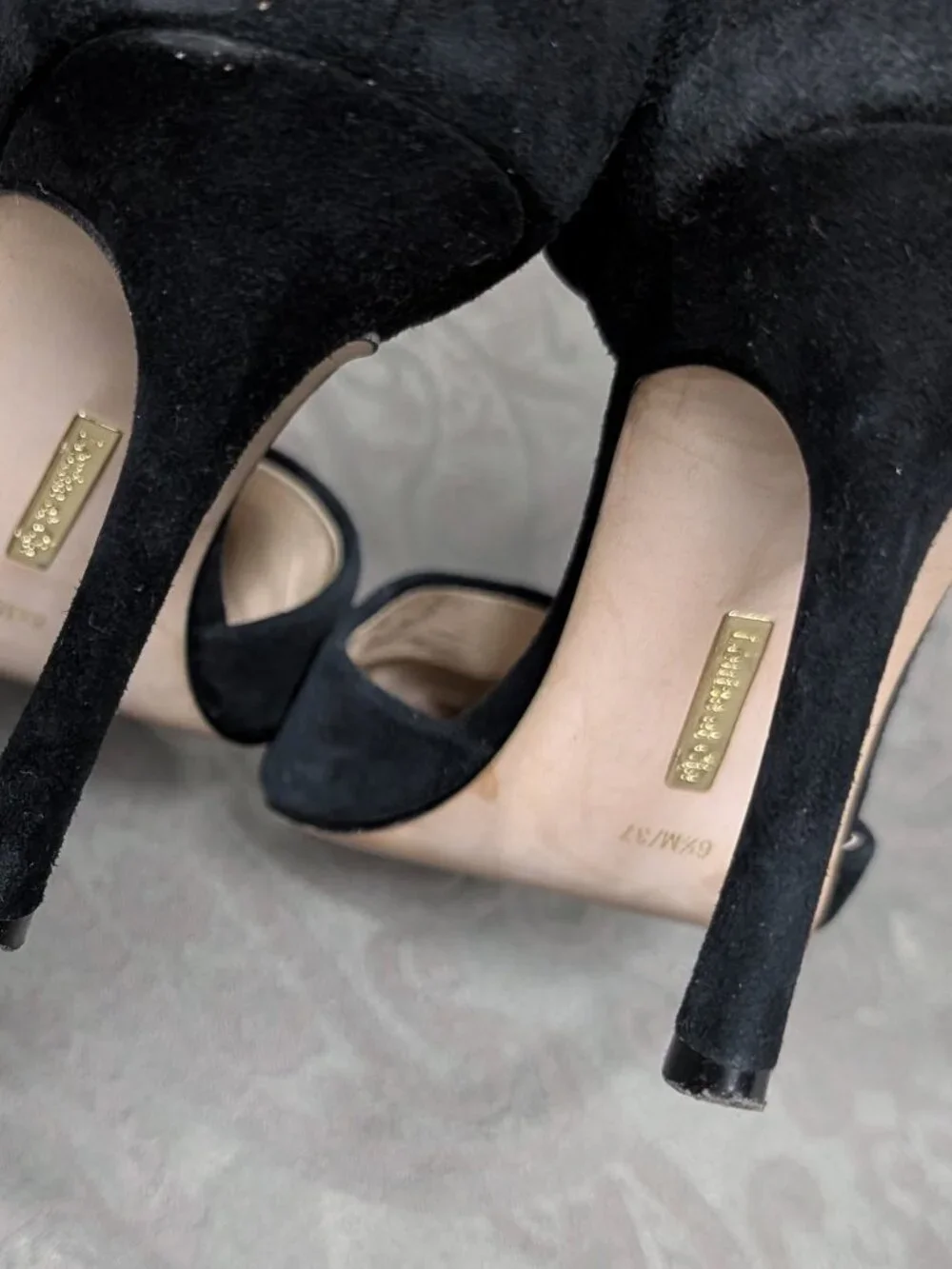 Louise et Cie marked velvety