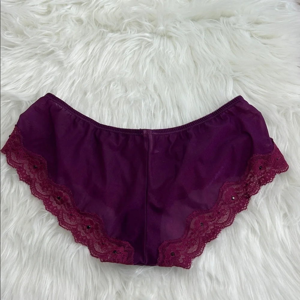 Fredericks of Hollywood good lace