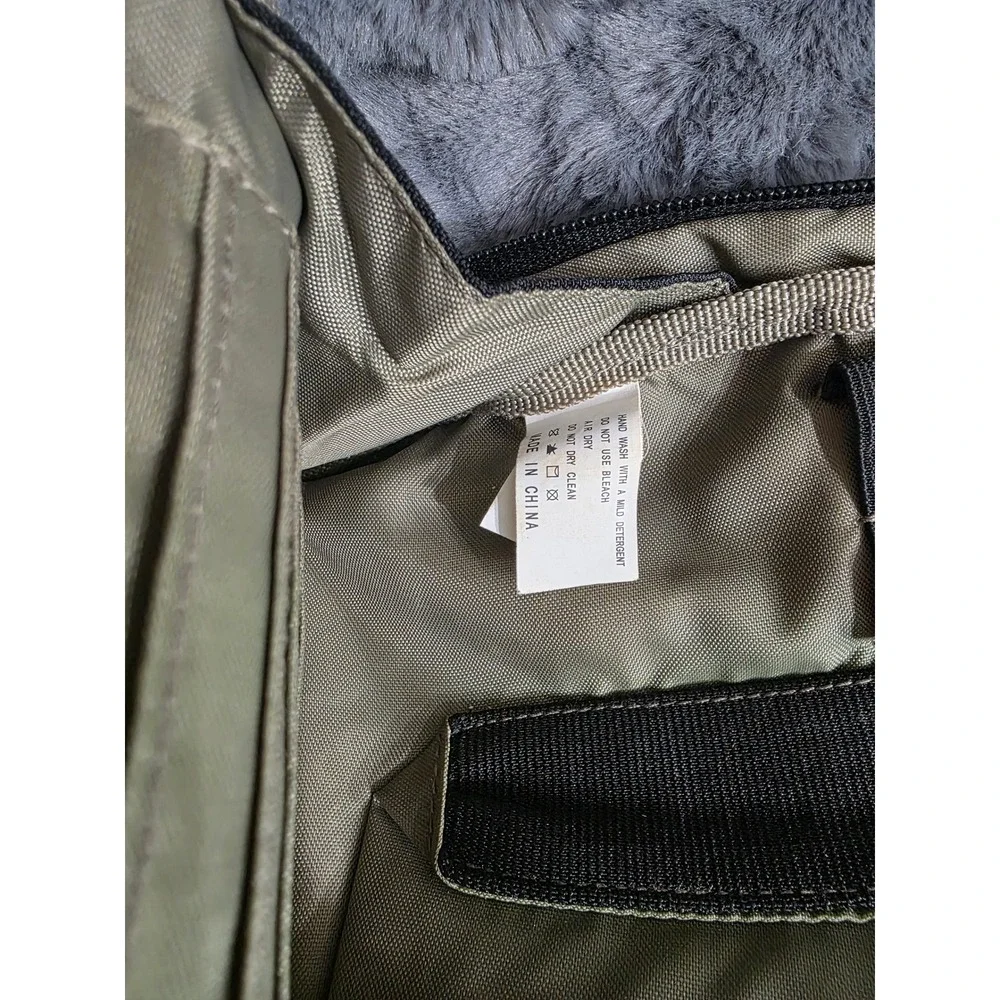 Baggallini Black Nylon Crossbody Travel Bag Multi Pocket Organizer Messenger
