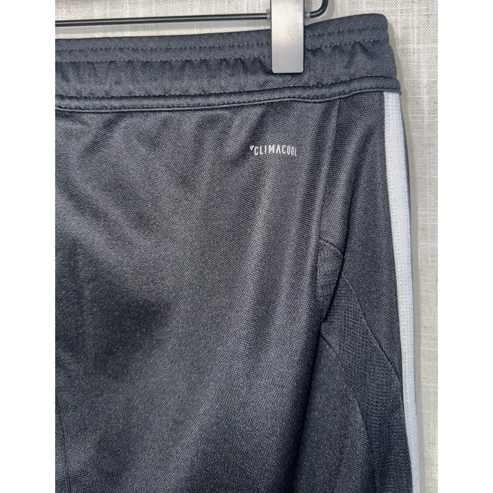 adidas women stripe