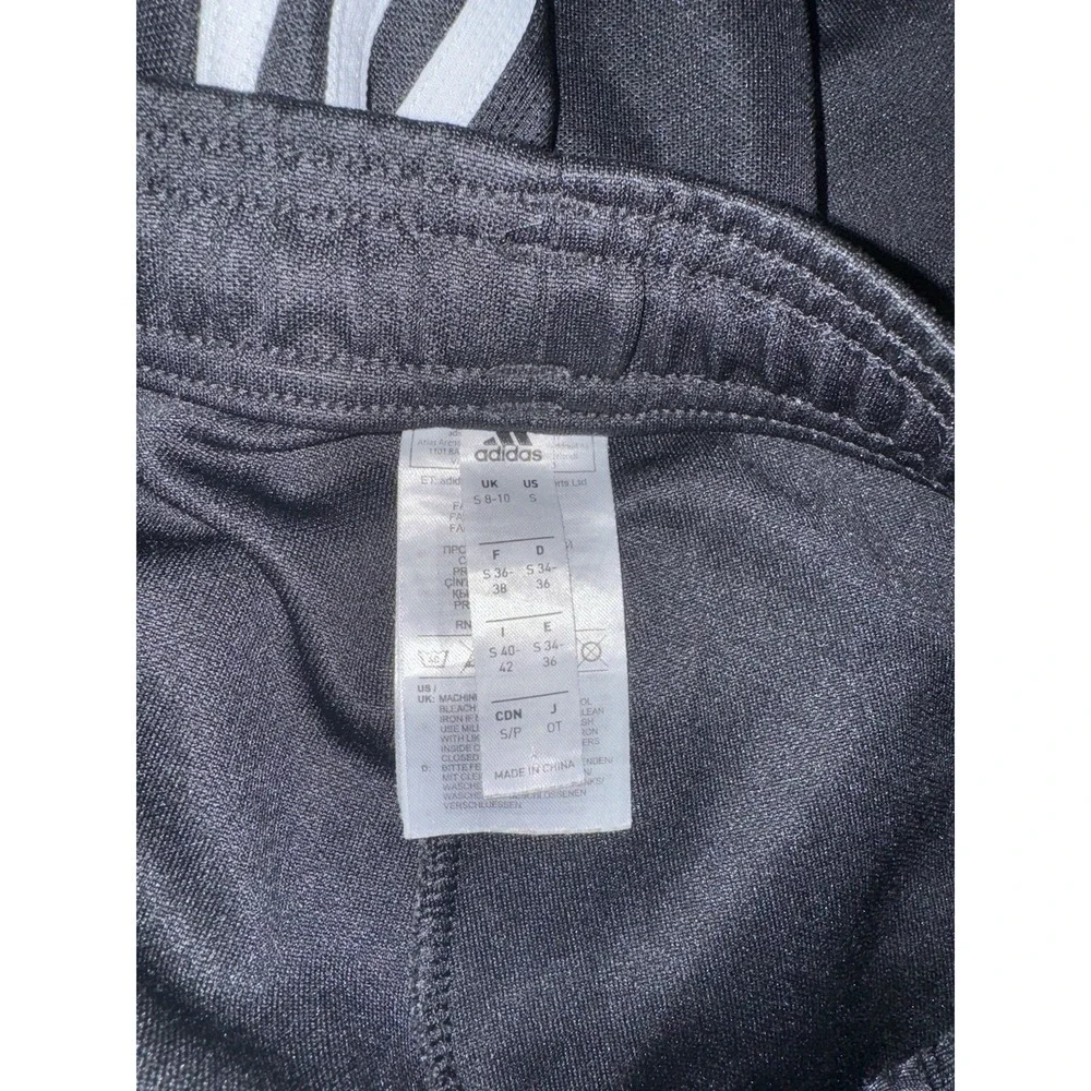 adidas women stripe