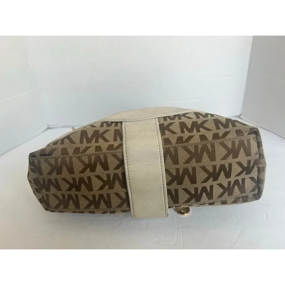 Michael Kors stunning gently