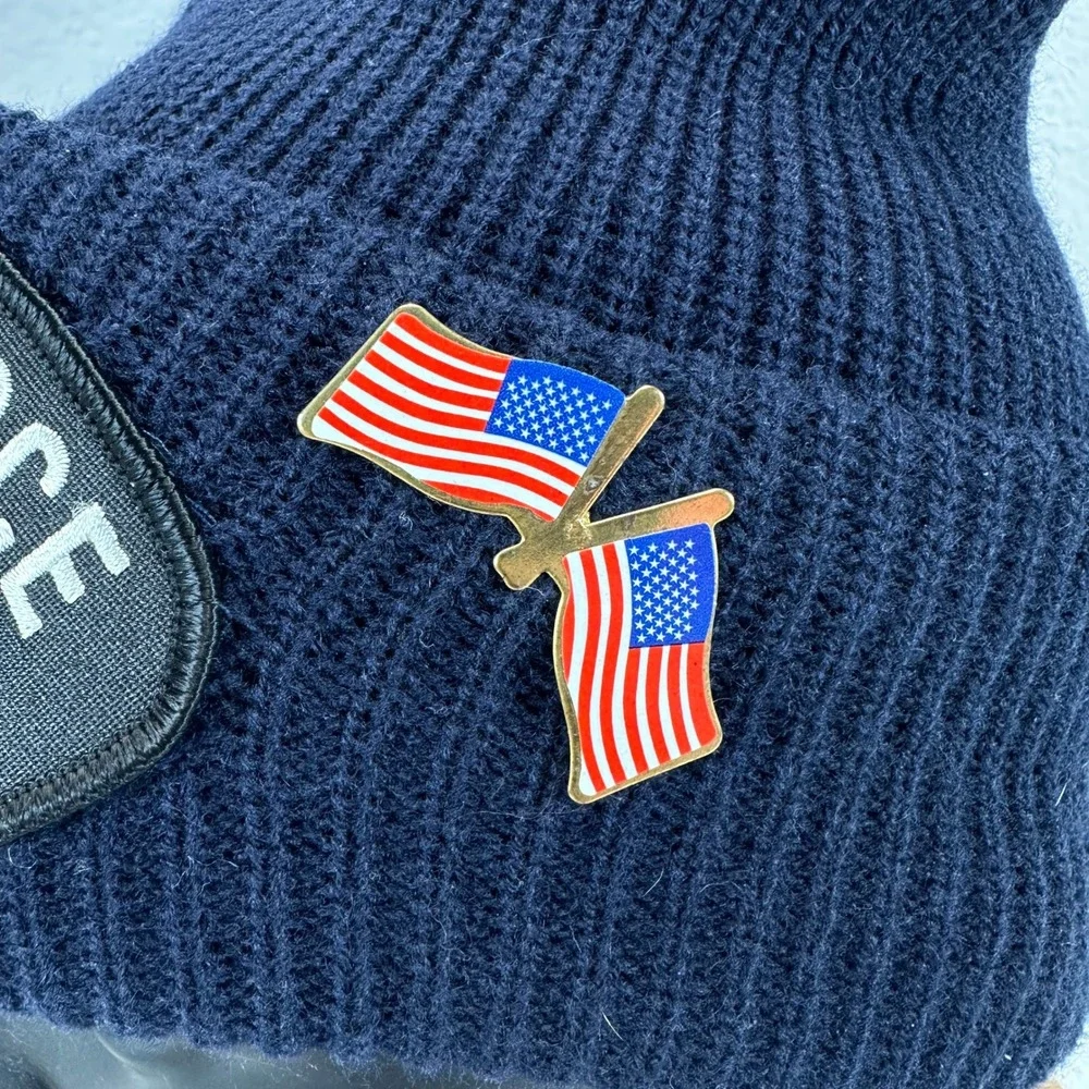 Decky brand beanie