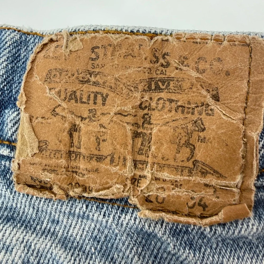 Levis some cracking